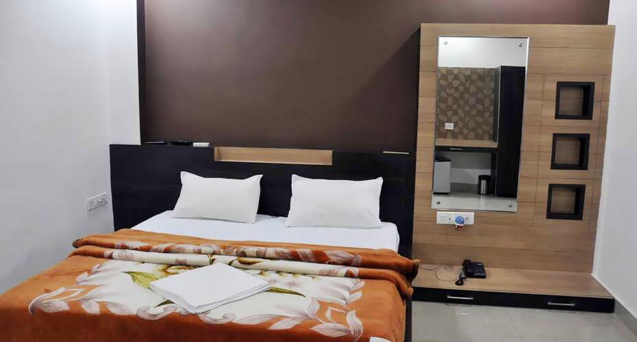 Hotel K J International, Varanasi 4